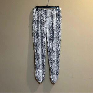 Miss Selfridge Pleated Soft Pants Snake Skin Women’s Size 6 Tapered Leg